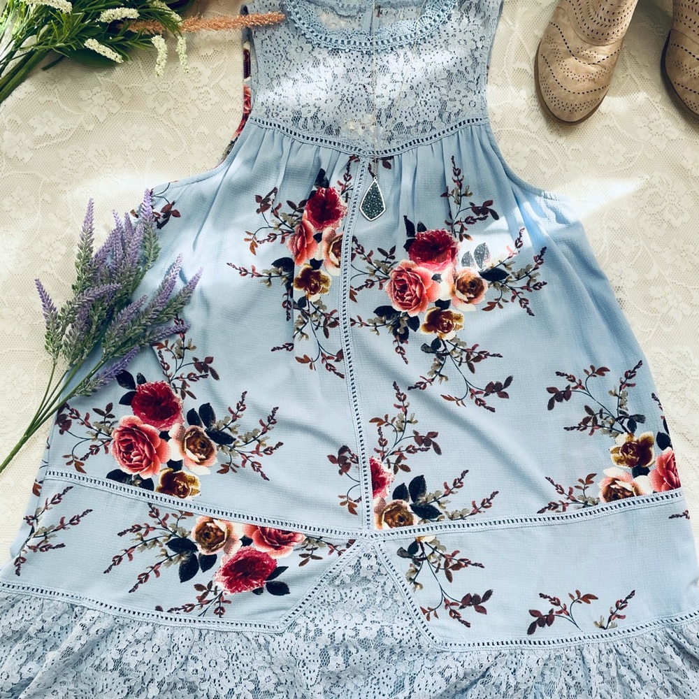 NWT Entro Floral and Lace Dress
